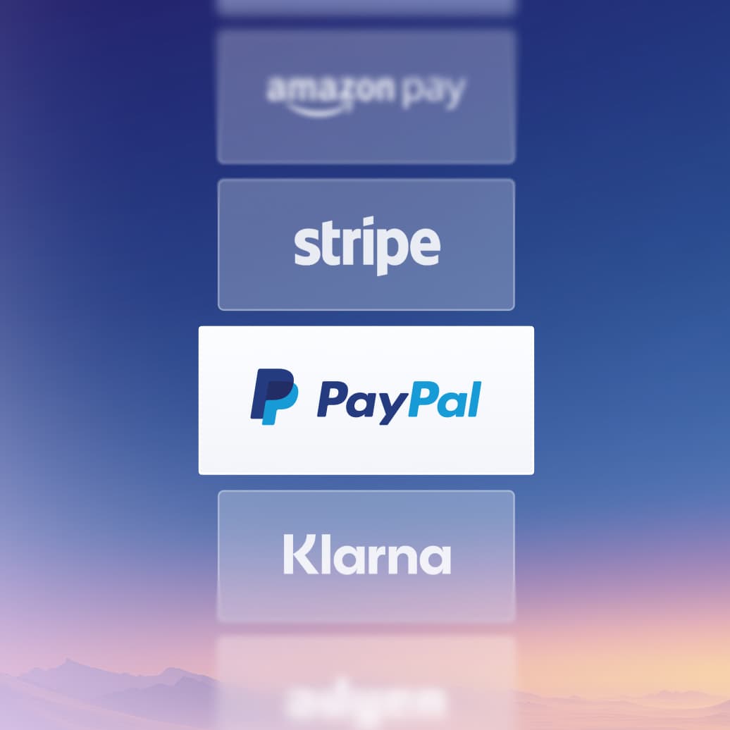 Pila vertical de pasarelas de pago de ecommerce populares que destaca el logotipo de PayPal en el centro.